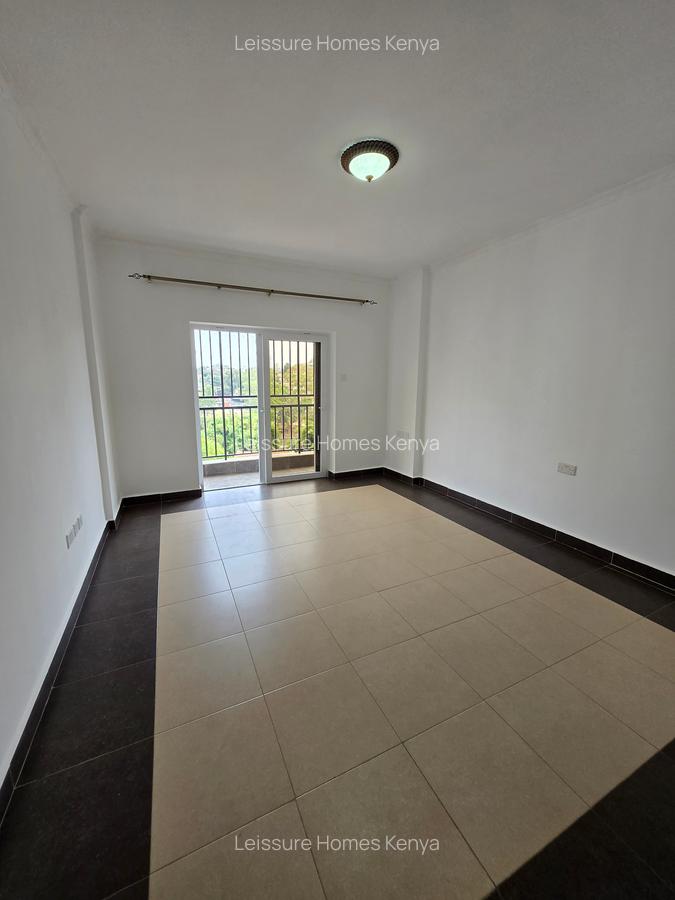 2 Bed Apartment with En Suite at Hatheru Road - 15