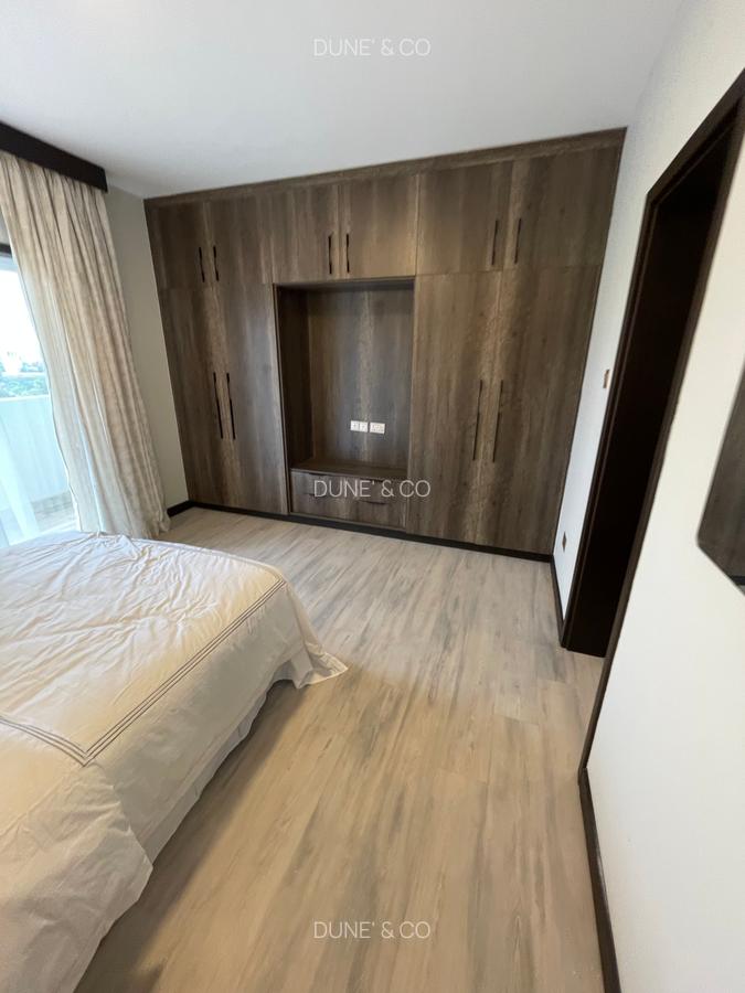 Serviced 2 Bed Apartment with En Suite in Riverside - 12