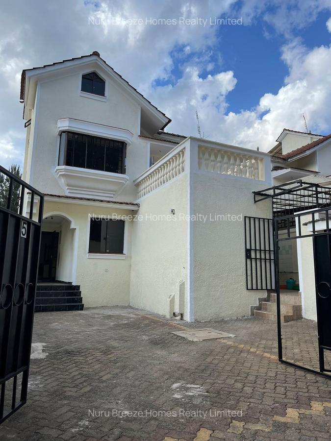 4 Bed Townhouse with En Suite in Lavington - 11