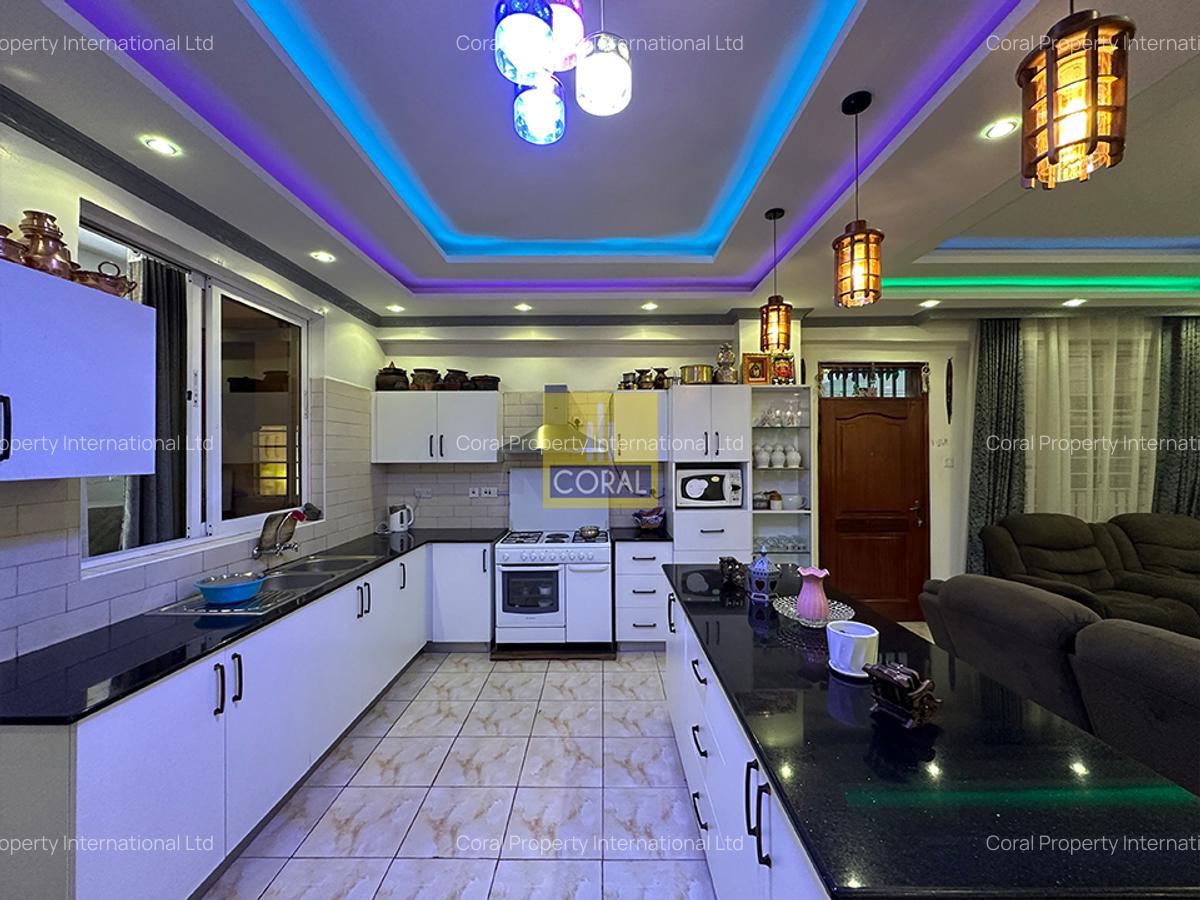 4 Bed Apartment in Parklands - 6