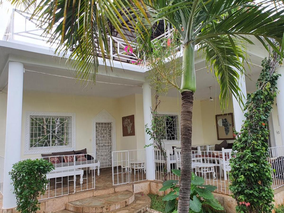 4 Bed House with En Suite in Malindi - 4