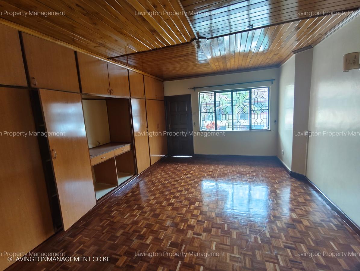 5 Bed Townhouse with En Suite at Lavington Green - 17