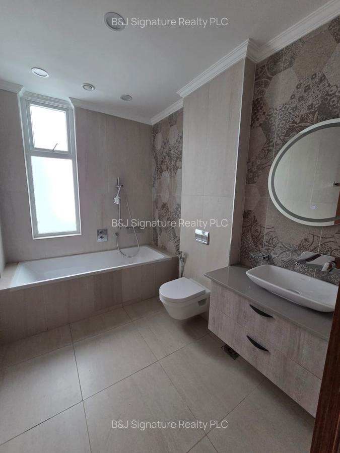 3 Bed Apartment with En Suite in Parklands - 11