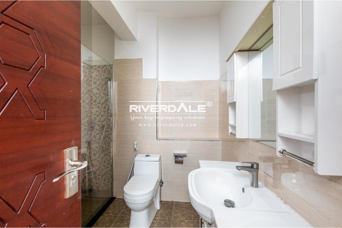 4 Bed Apartment with En Suite in General Mathenge - 11