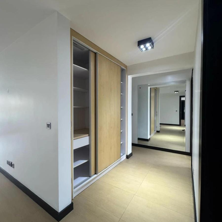 3 Bed Apartment with En Suite in Riverside - 8