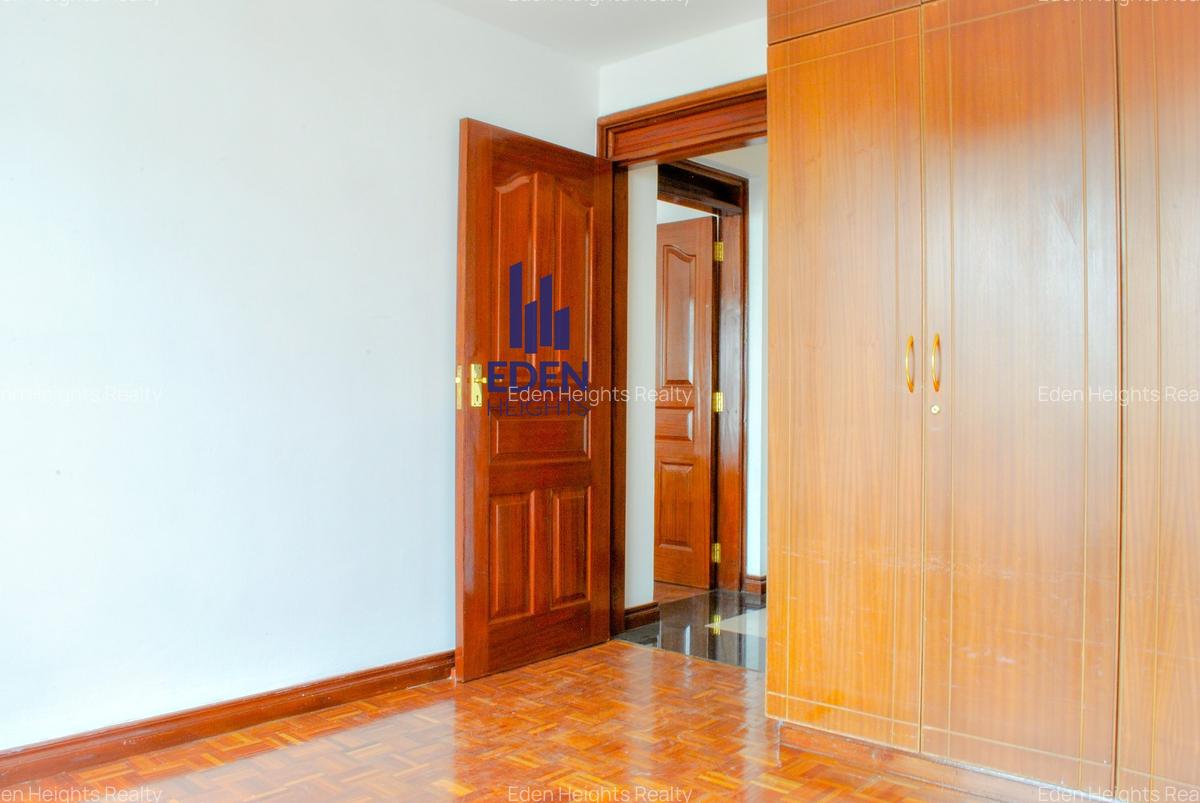 3 Bed Apartment with En Suite in Valley Arcade - 9