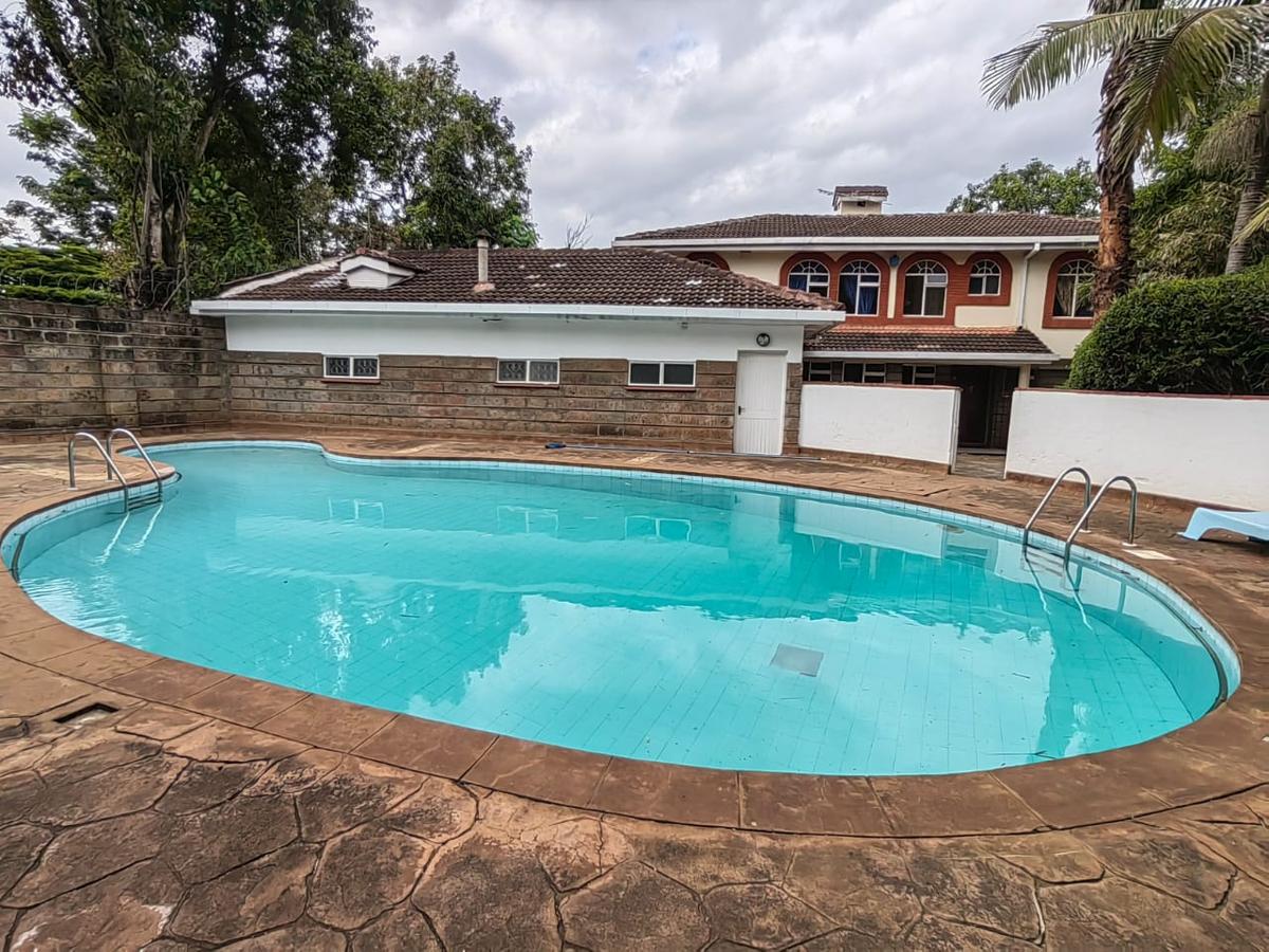 4 Bed Townhouse with Swimming Pool in Riverside - 4