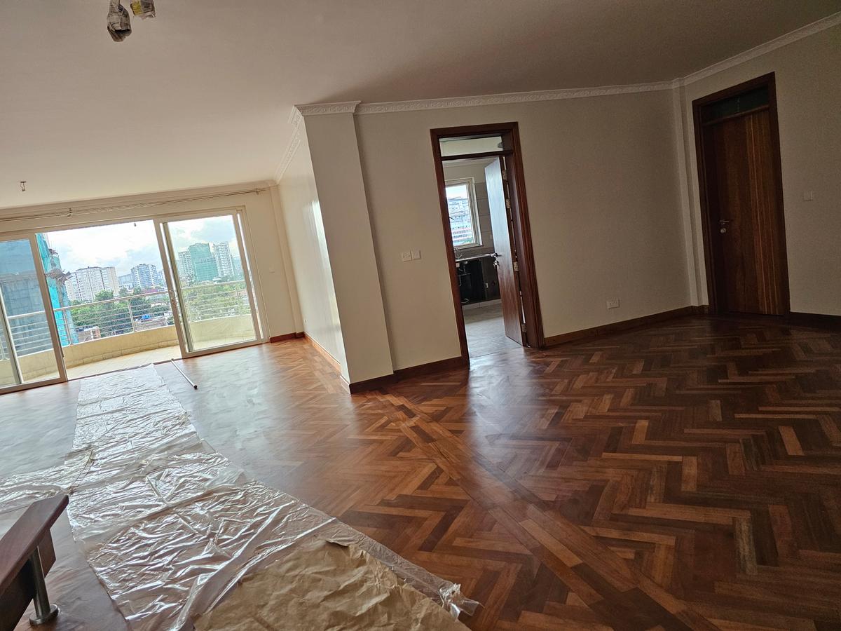 3 Bed Apartment with En Suite at Parkands - 9