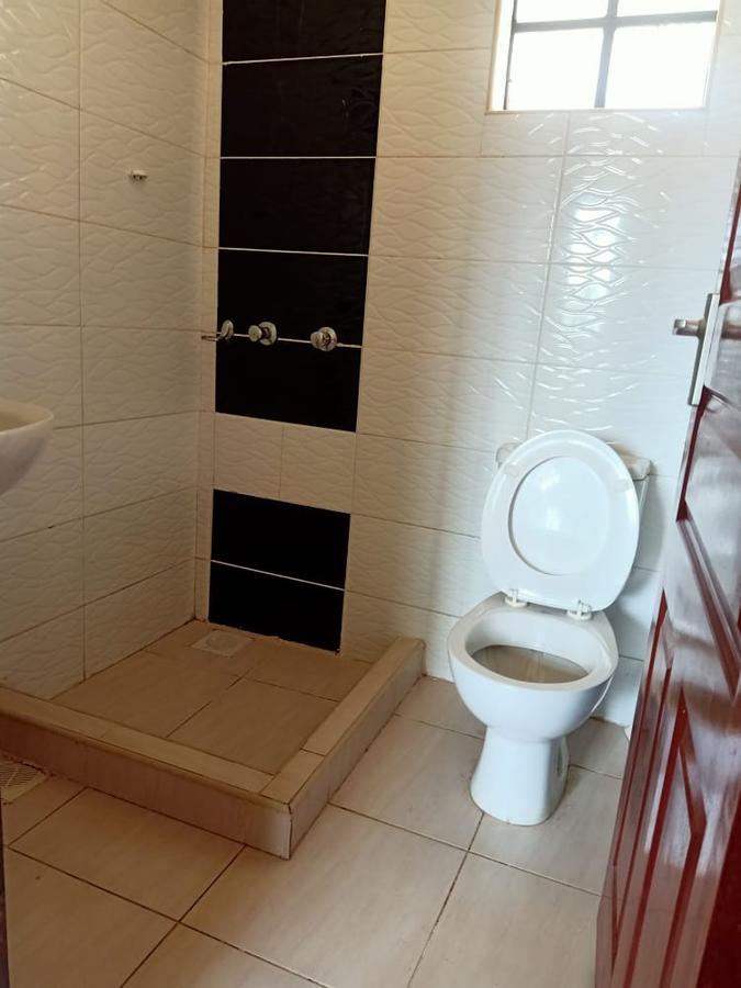 2 Bed Apartment with En Suite at Fourways - 10