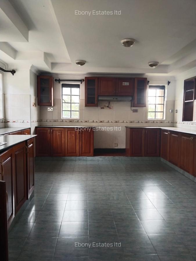5 Bed Townhouse with En Suite in Kileleshwa - 13