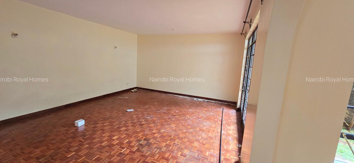 4 Bed House with En Suite at Lavington Green - 18