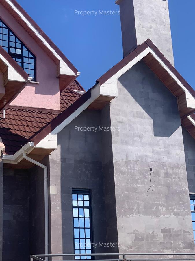 6 Bed House with En Suite at Cianda - 6