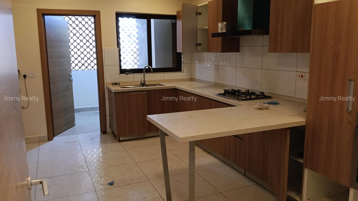 3 Bed Apartment with En Suite at Kilimani - 5