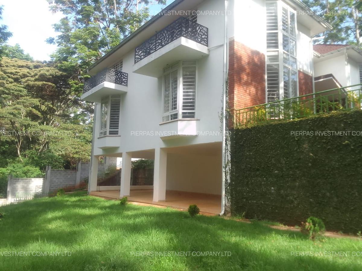 5 Bed Townhouse with En Suite in Rosslyn - 18