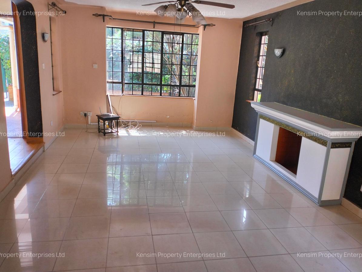 4 Bed Townhouse with En Suite in Lavington - 6