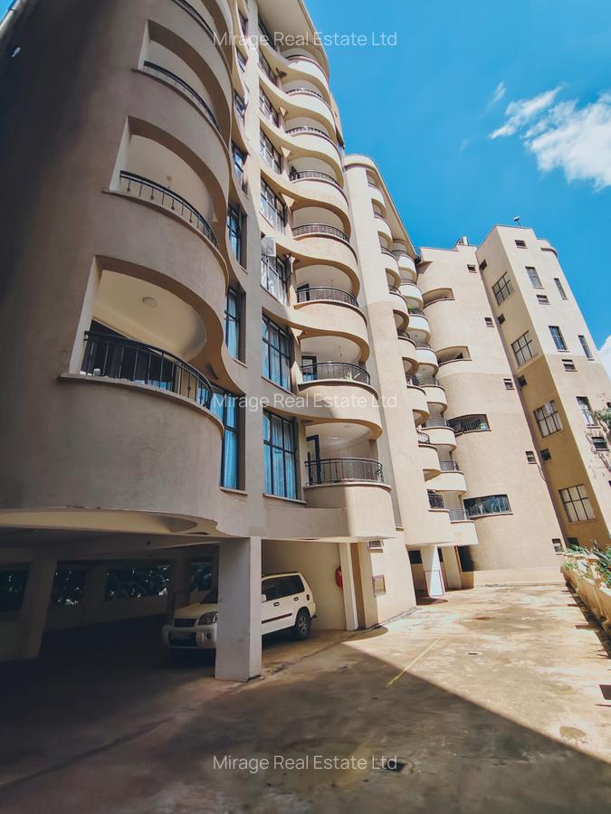 2 Bed Apartment with En Suite in Riverside - 3