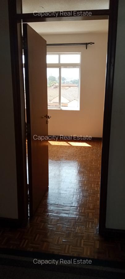 3 Bed Apartment with En Suite in Brookside - 11