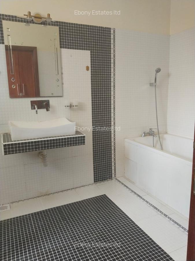3 Bed Apartment with En Suite in Lavington - 12