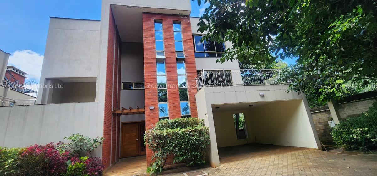 5 Bed Villa with En Suite in Lavington - 1