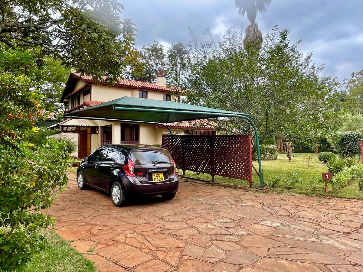 4 Bed Villa with En Suite in Windsor - 16