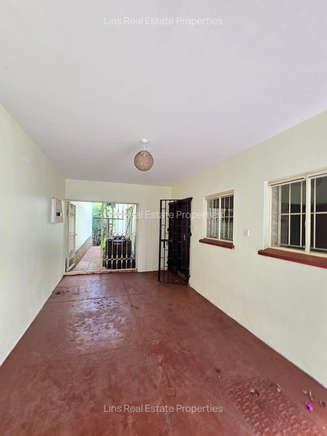 4 Bed Townhouse with En Suite in Spring Valley - 16