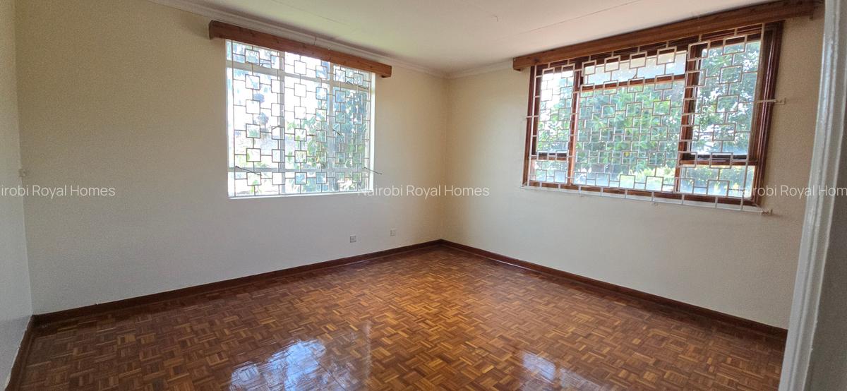 5 Bed Townhouse with En Suite at Lavington Road - 16