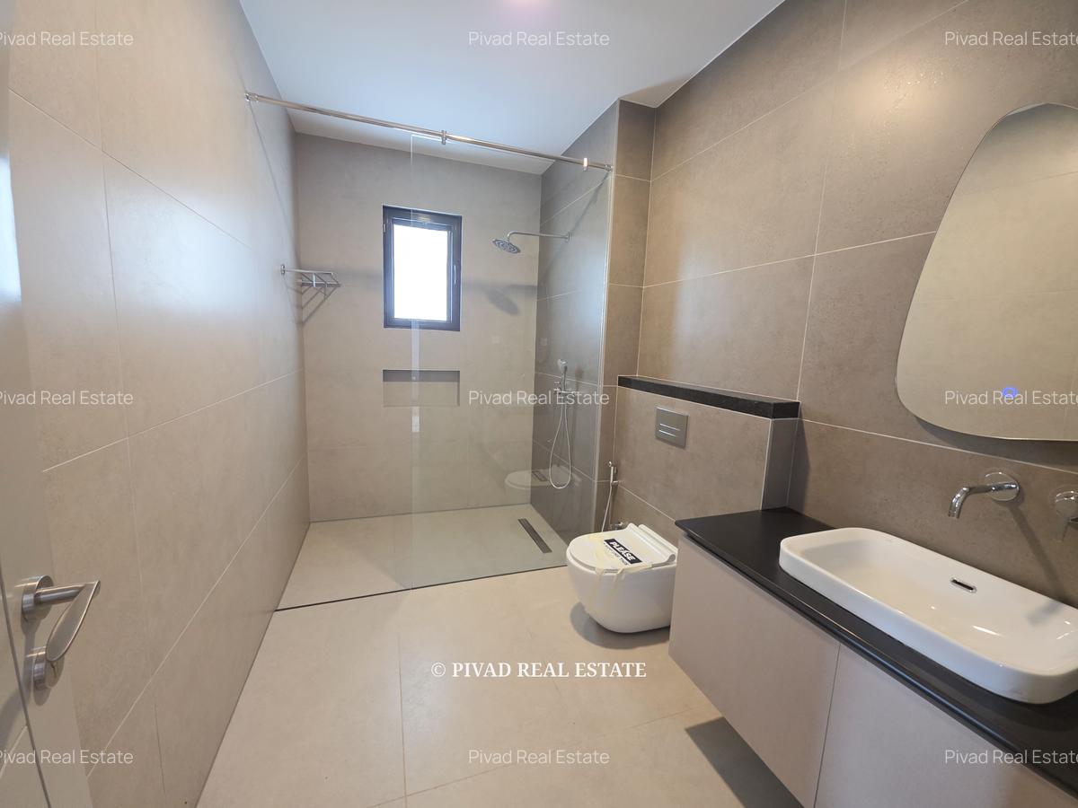 4 Bed Townhouse with Swimming Pool in Langata - 13