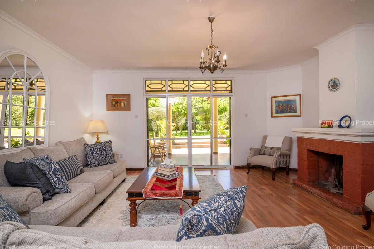 4 Bed Villa at Korompoi - 8