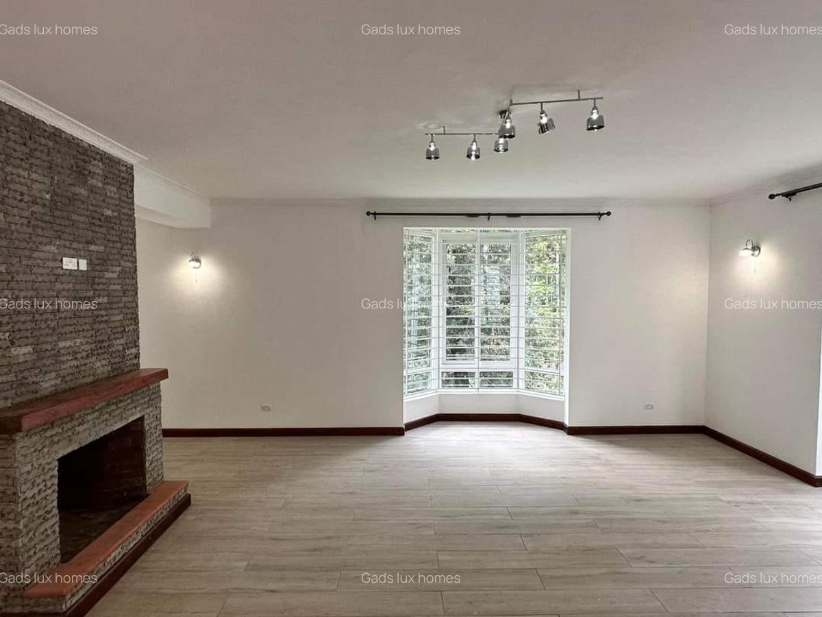 5 Bed Townhouse with En Suite at Rosslyn - 12