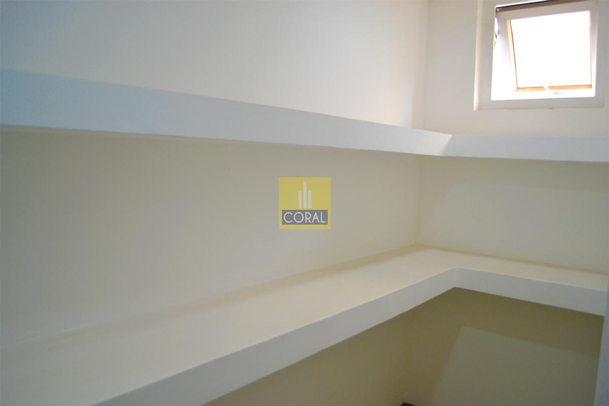 3 Bed Apartment with En Suite at Nairobi - 10