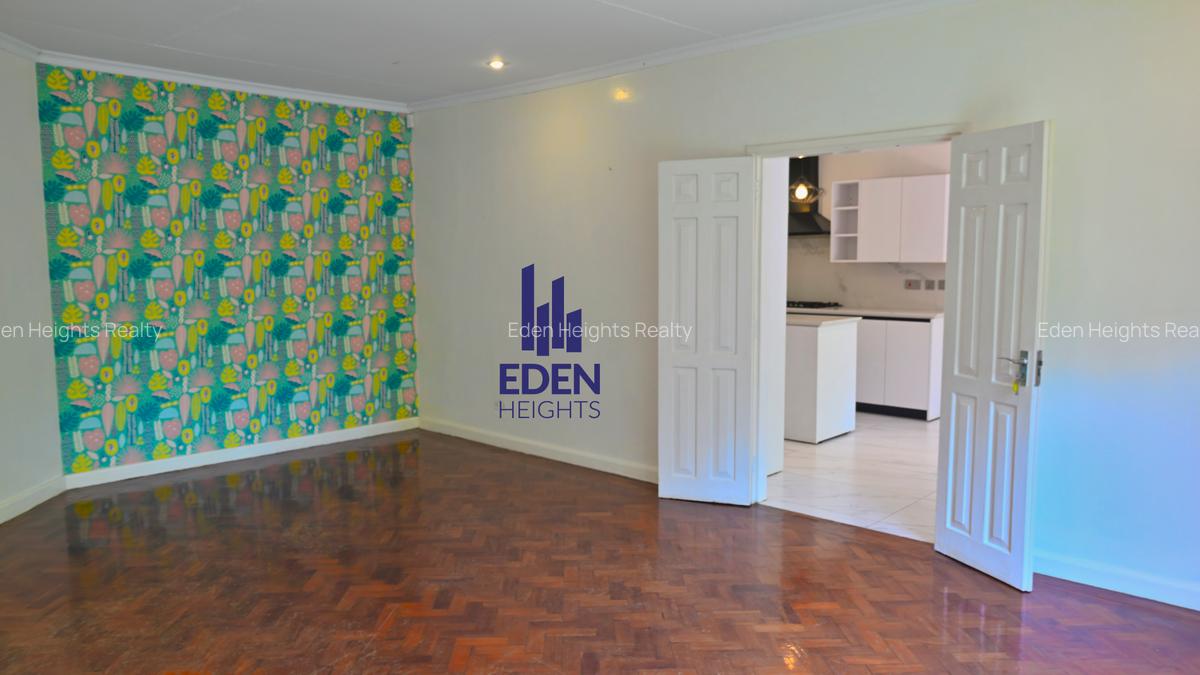 4 Bed House with En Suite in Lavington - 5