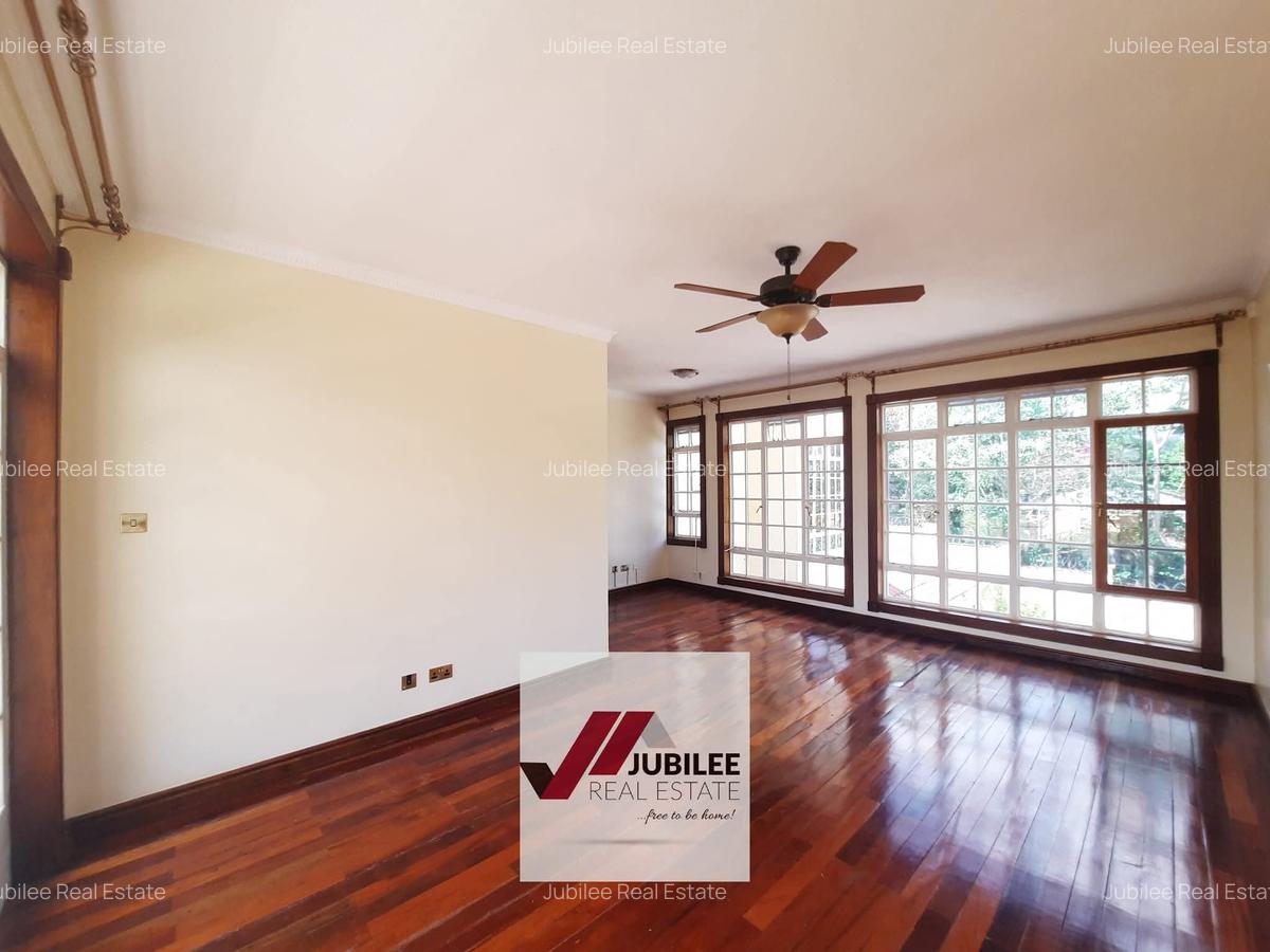 4 Bed Villa in Westlands Area - 15