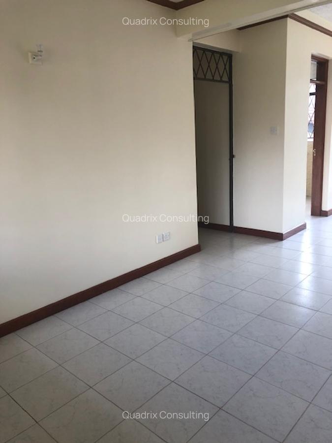Serviced 2 Bed Apartment with En Suite at Argwings Khodeck Road - 4