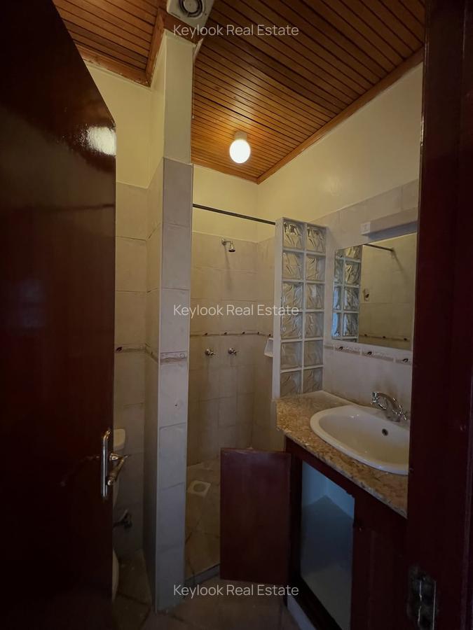 4 Bed Townhouse with En Suite at Lavington Green - 10