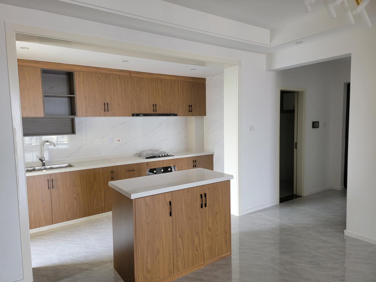 2 Bed Apartment with En Suite in Kilimani - 5