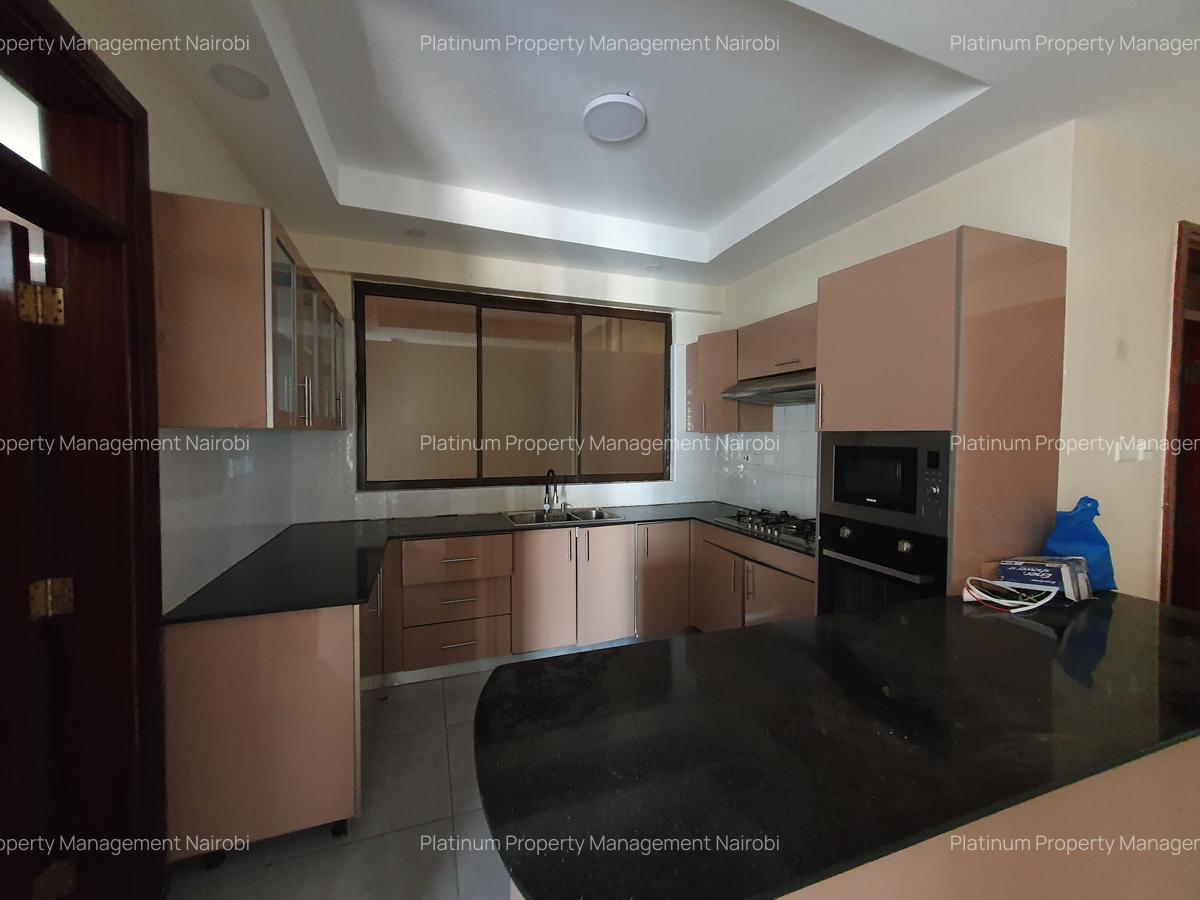 3 Bed Apartment with En Suite in Parklands - 10