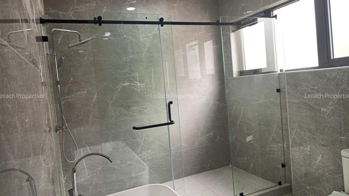 5 Bed Townhouse with En Suite in Lavington - 16