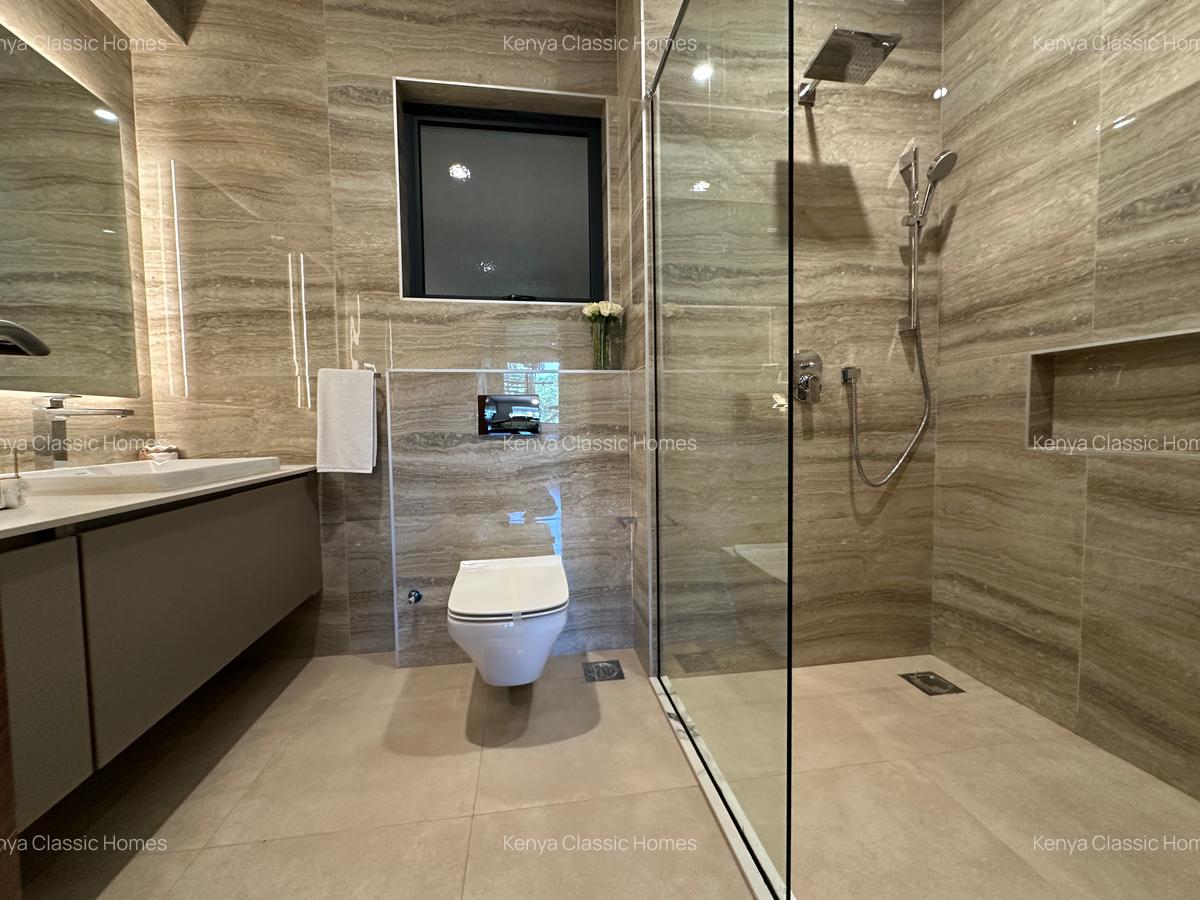 3 Bed Apartment with En Suite at Riverside - 17