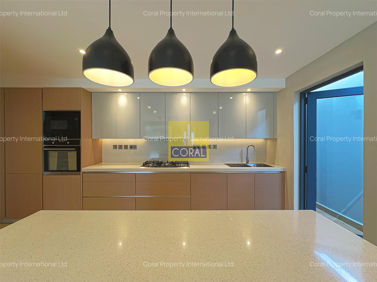 5 Bed Villa with En Suite in Kyuna - 3