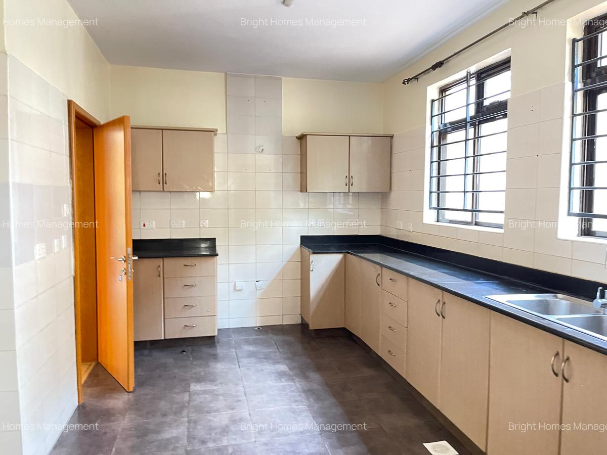6 Bed Townhouse with En Suite in Lavington - 5