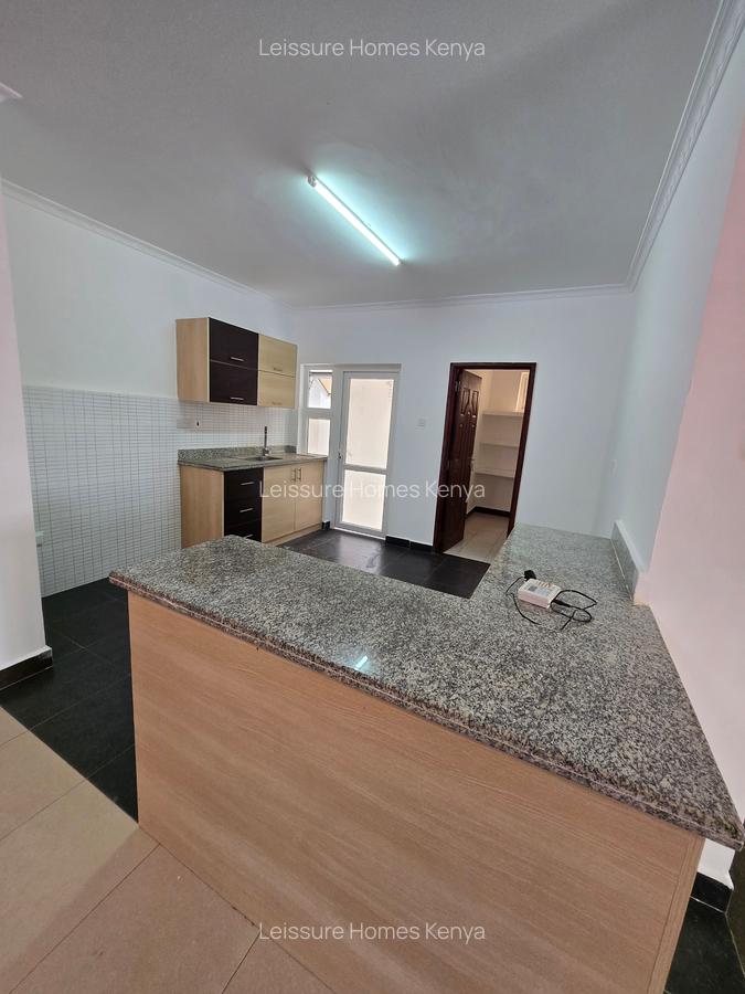 2 Bed Apartment with En Suite at Hatheru Road - 9