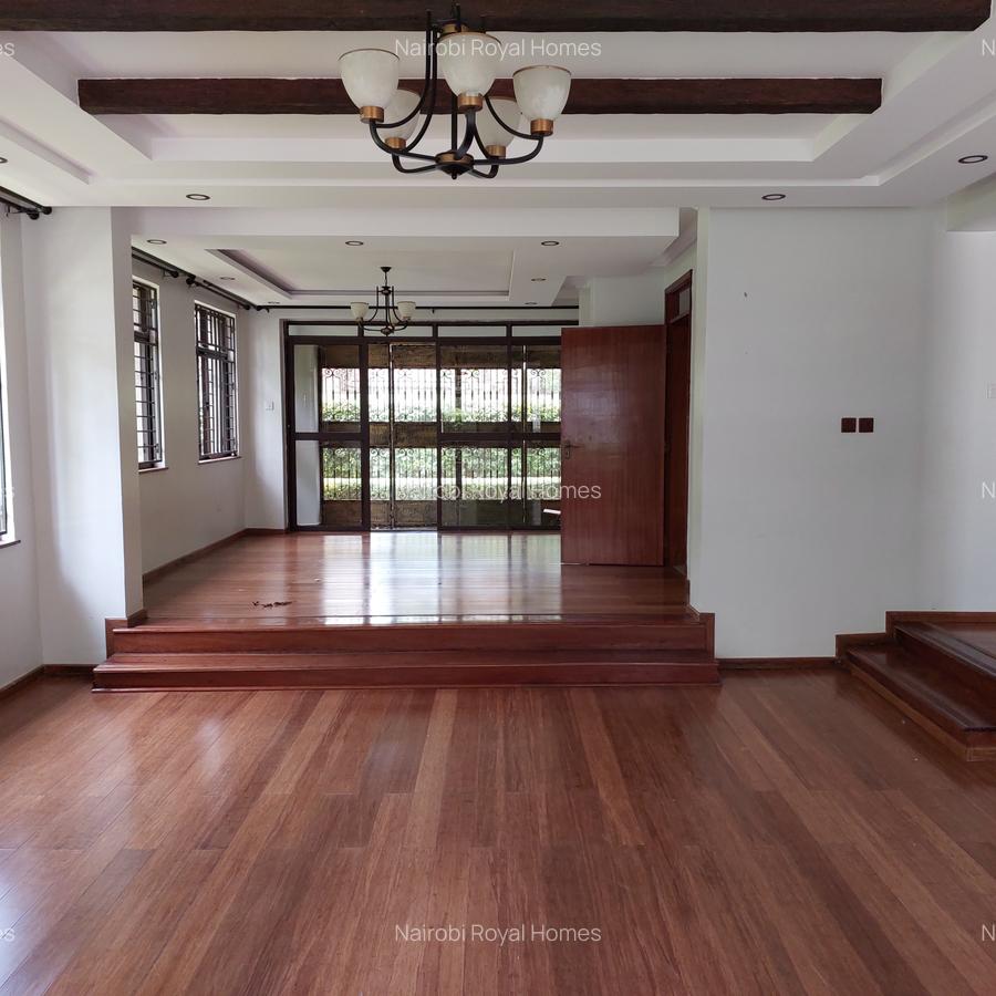 5 Bed Townhouse with En Suite at Lavington Convent Drive - 8