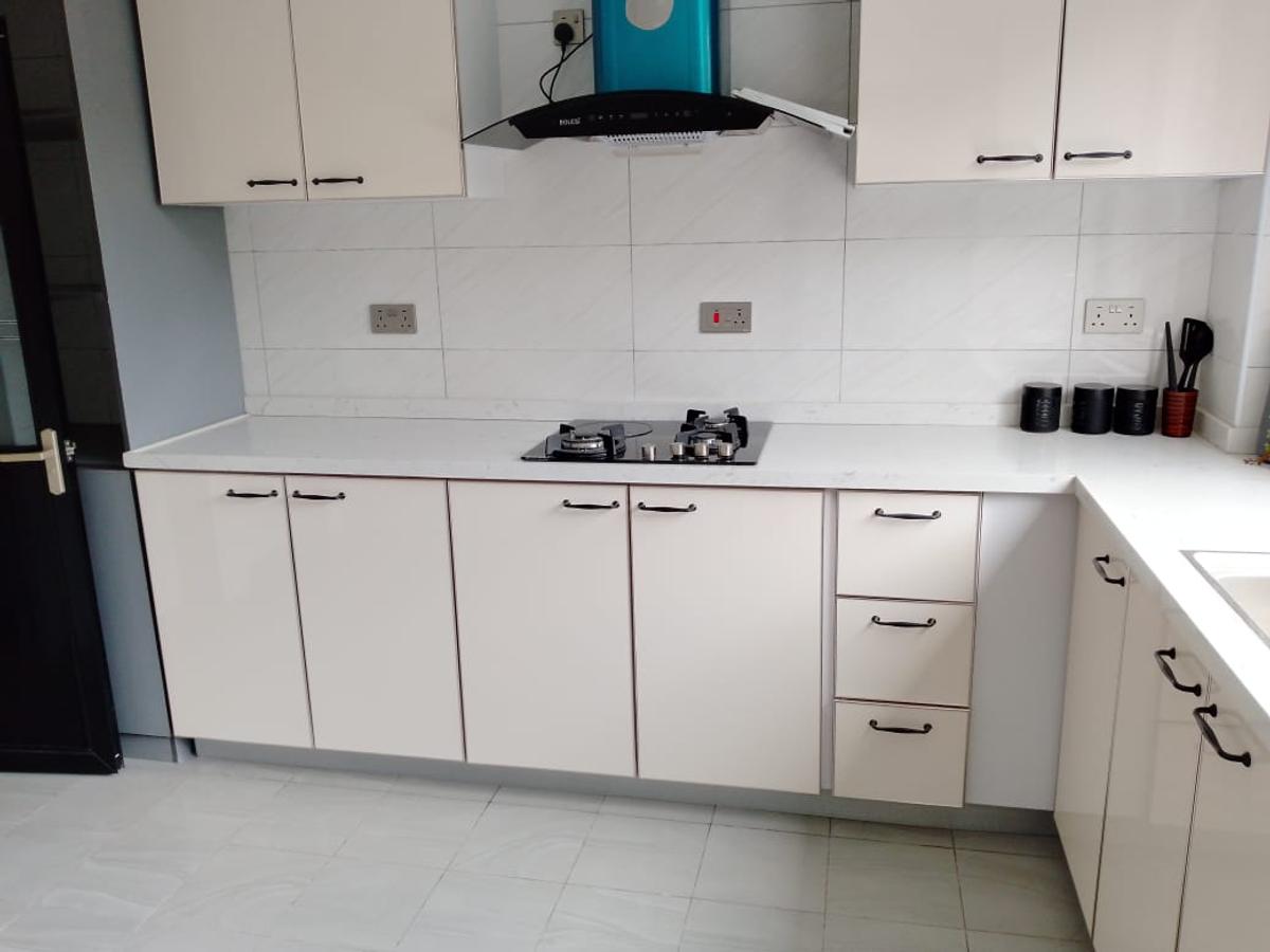 4 Bed Apartment with En Suite in Kilimani - 6