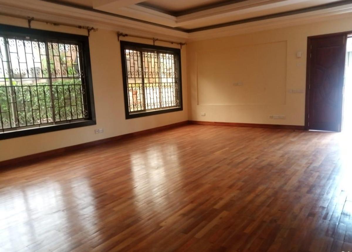 4 Bed Townhouse with En Suite in General Mathenge - 6