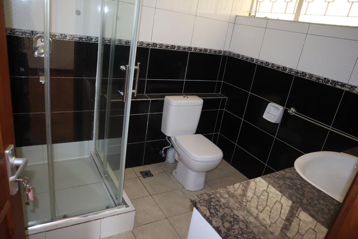 5 Bed House with En Suite at Mimosa - 20