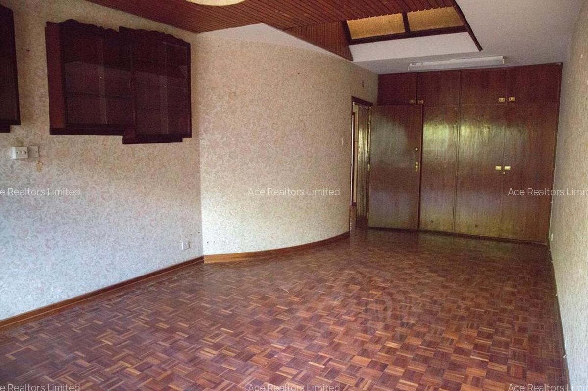 5 Bed Townhouse with En Suite at Rhapta Road - 5