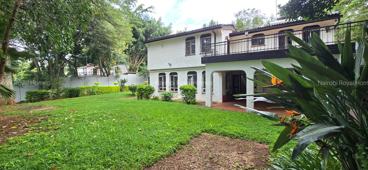 4 Bed House with En Suite at Hill View - 1