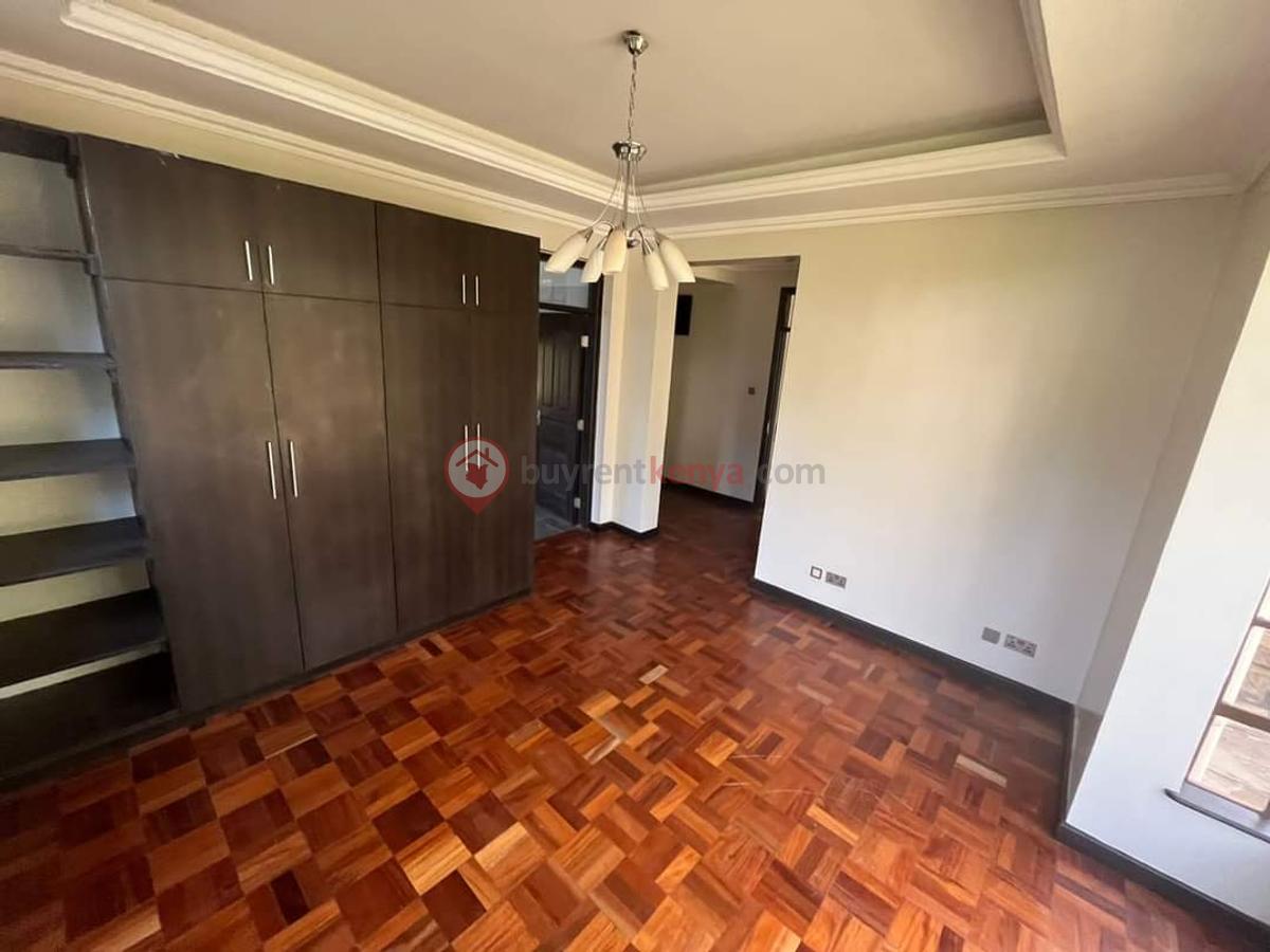 4 Bed Townhouse with En Suite in Rosslyn - 8