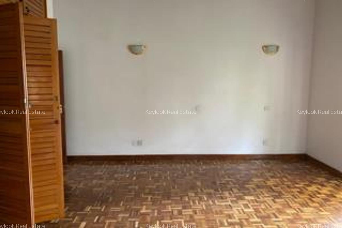 4 Bed Townhouse with En Suite at Lavington Green - 2