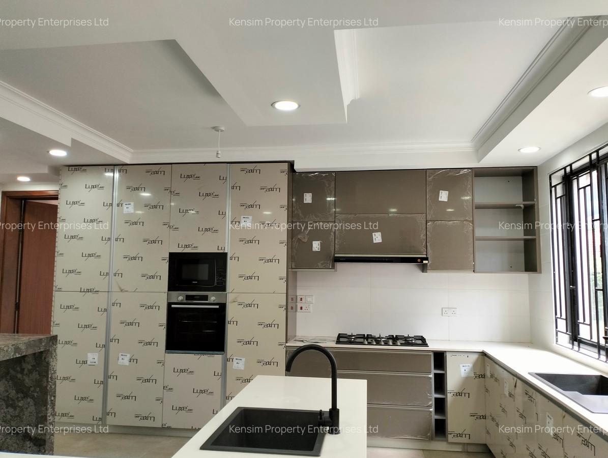 6 Bed Townhouse with En Suite in Lavington - 13